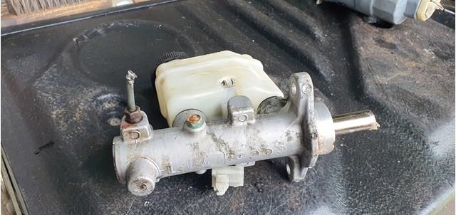 Циліндр головний гальма (Гідротормоз) Mazda UM8343400A ціна, від 141.24 USD