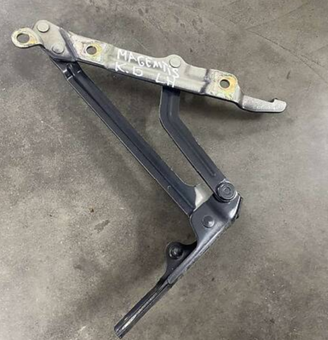Петля кришки багажника 792102G000 Hyundai/Kia
