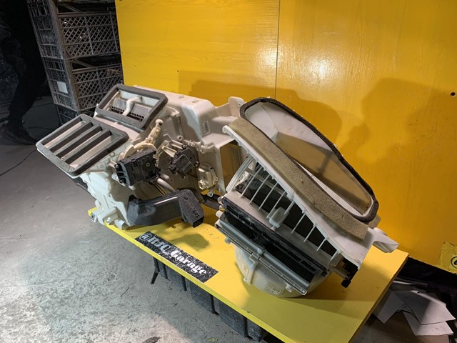Купити BHS261130D Mazda 