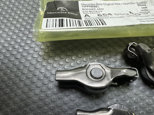 Коромисло клапана (рокер), впускний Mercedes A6540506601 ціна, від 9.53 USD