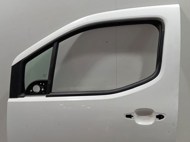 Двері передні ліві 9822696380 Peugeot/Citroen