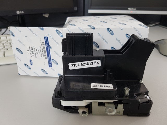 Замок дверей водія Ford 1372467