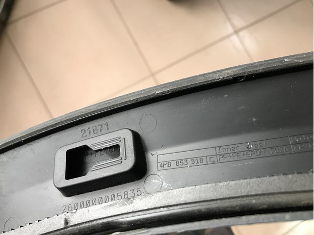 4M8853818CGRU VAG 