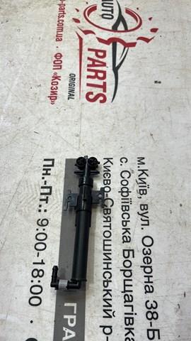 LR109997 Land Rover Сопло омивача фари передньої, лівої