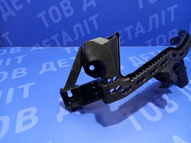 PSB43195AL Signeda Лівий кронштейн переднього бампера