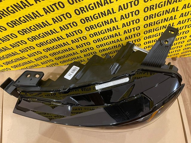 Фара ліва VA4151040C Mazda