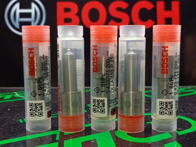 Розпилювач дизельної форсунки DLLA135P250 Bosch