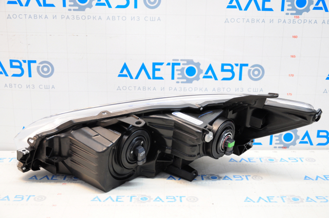 209609A01A Signeda Фара правая