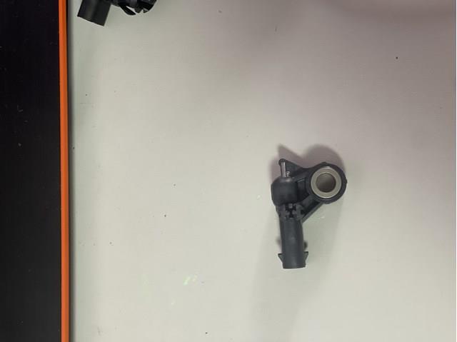  Tesla 100309200B ціна, від 12.37 USD
