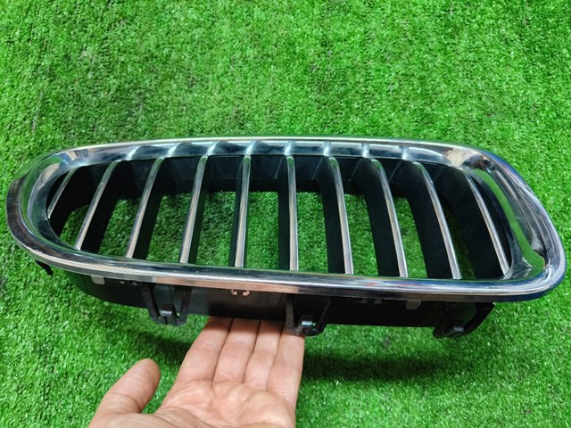 Решітка радіатора права BMW 7412324 ціна, від 20.57 USD