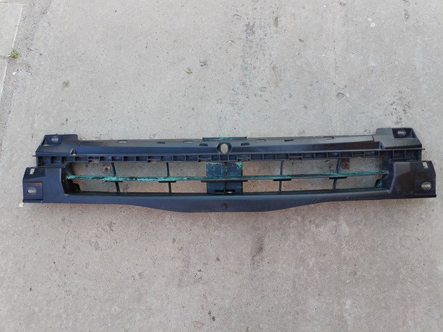Кронштейн решітки радіатора FPS FP5615930