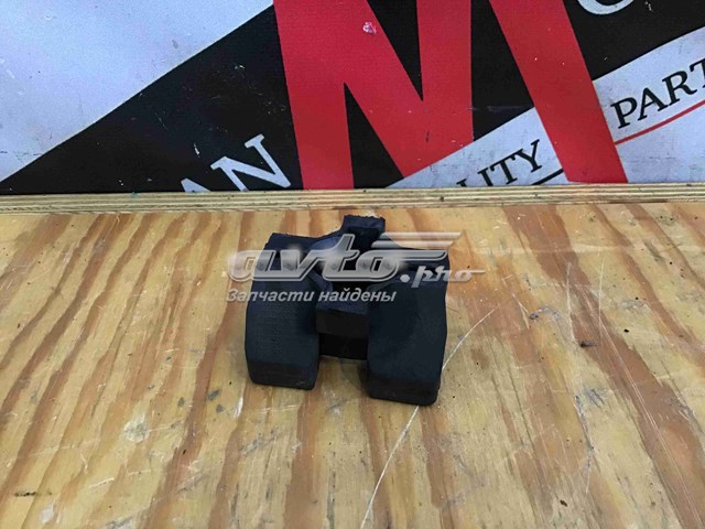 Купити CPLA8B204AB Land Rover Подушка радіатору нижня