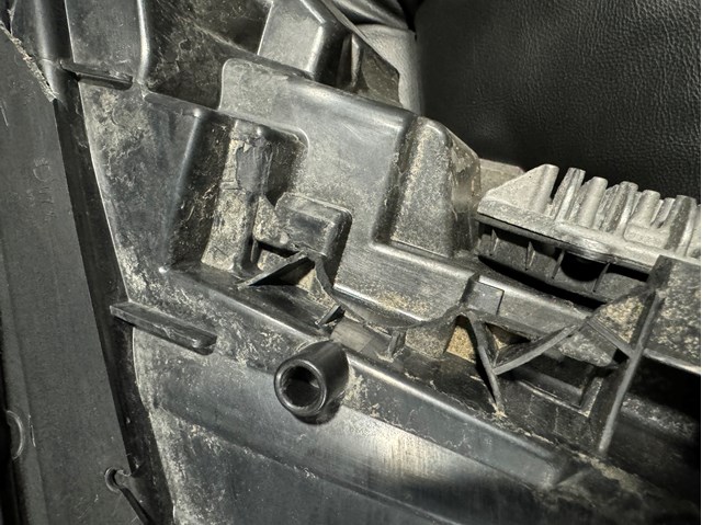 Купити 63117461887 BMW 