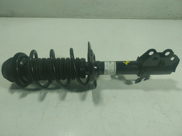 Амортизатор передній, правий Toyota 485100DG20 ціна, від 121.05 USD
