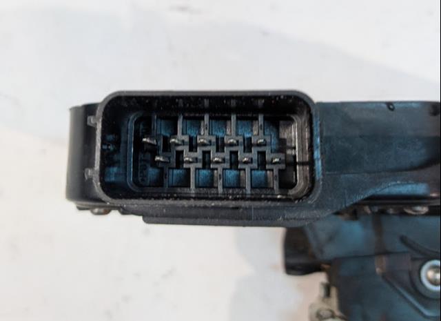 6M2AR21813CC Ford Замок водійських дверей