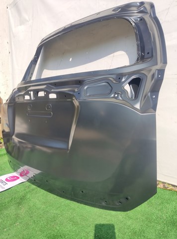 Двері багажника Toyota 6700542610
