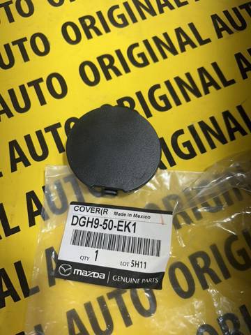 Заглушка заднього бампера, права Mazda DGH950EK1