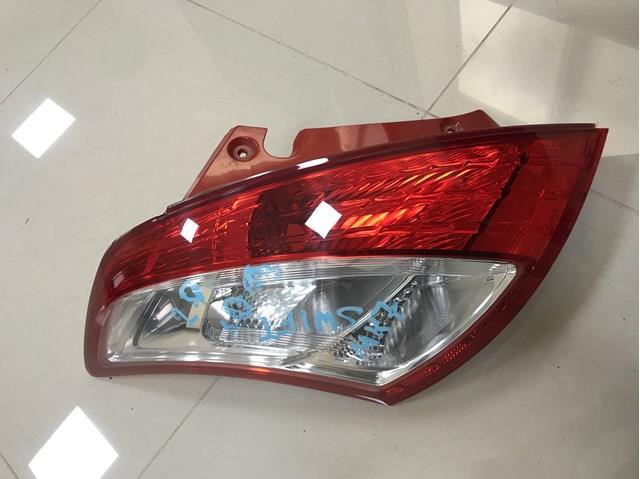3560468L00 Suzuki Задня ліва фара