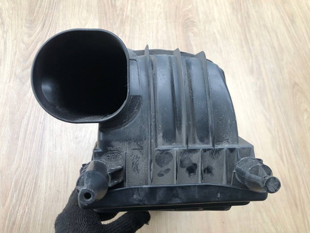 Корпус повітряного фільтра, правий LR036428 Land Rover