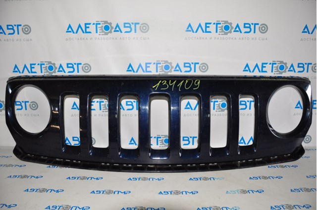 Решітка радіатора 68091526AA Chrysler