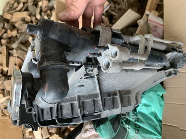 Конденсатор кондиціонера Hyundai/Kia 976063S160 ціна, від 86.71 USD