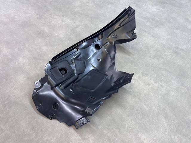 Купити A2068807404 Mercedes Підкрилок переднього крила, правий задній