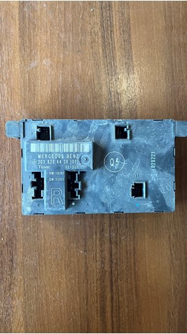 Блок комфорту передніх дверей Mercedes A2038206426
