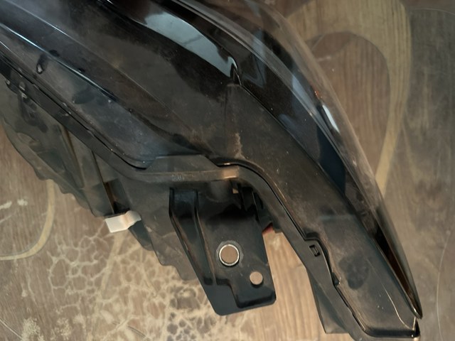 Фара правая Mazda GRF551030 ціна, від 104.74 USD