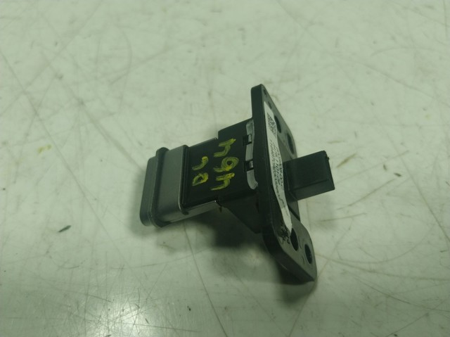 600890600C Tesla 
