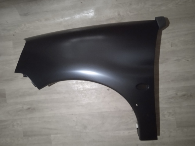 Ліве переднє крило Polcar 2351011 ціна, від 40.82 USD