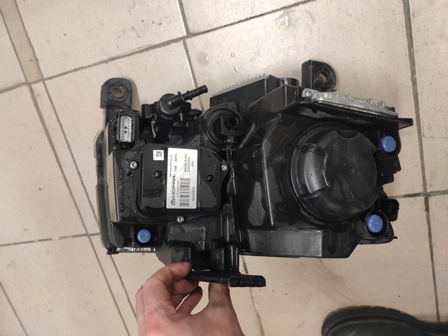 Фара Chrysler 68144709AF