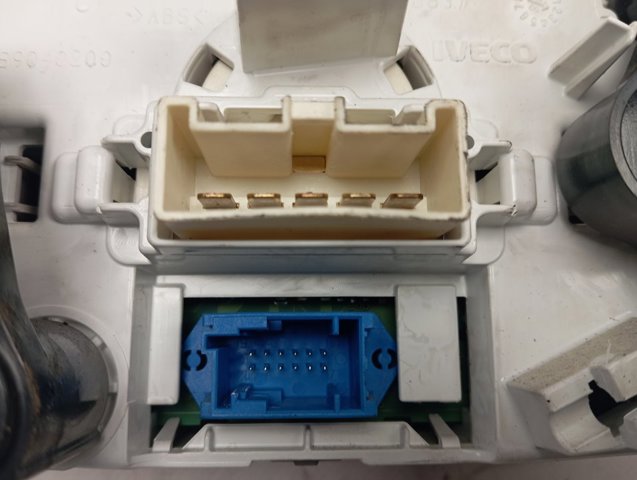 Купити 42569389 Iveco 