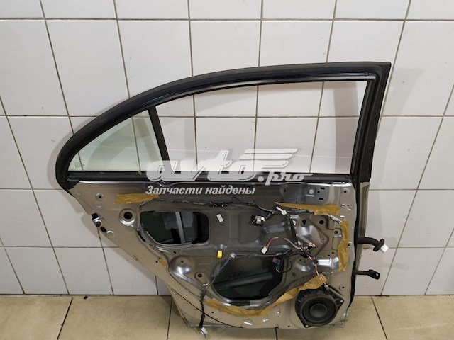 Двері задні, ліві Toyota Avensis (T25) (Тойота Авенсіс)
