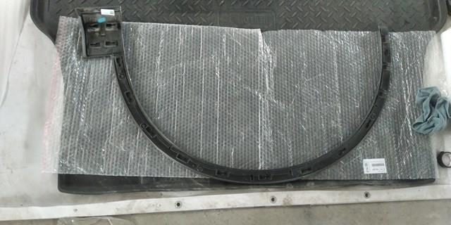 Розширювач заднього крила, правий 4M0853026A VAG