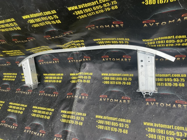 Підсилювач бампера переднього Volvo 31476358