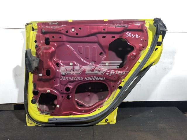 Двері задні, праві Subaru 60409SA0029P ціна, від 37.20 USD