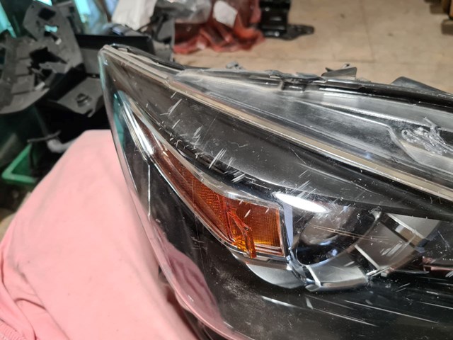 Фара правая Mazda DB4N510K0A ціна, від 268.49 USD