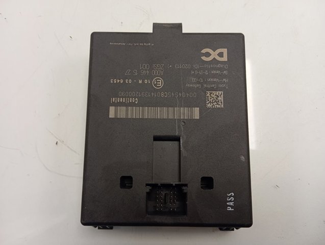  Mercedes A0004461527
