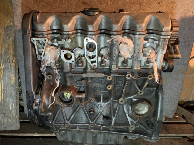 Двигун у зборі Volvo D5252T