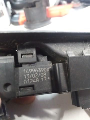 Кнопки переднього правого склопід'ємника Peugeot/Citroen 14996390XT
