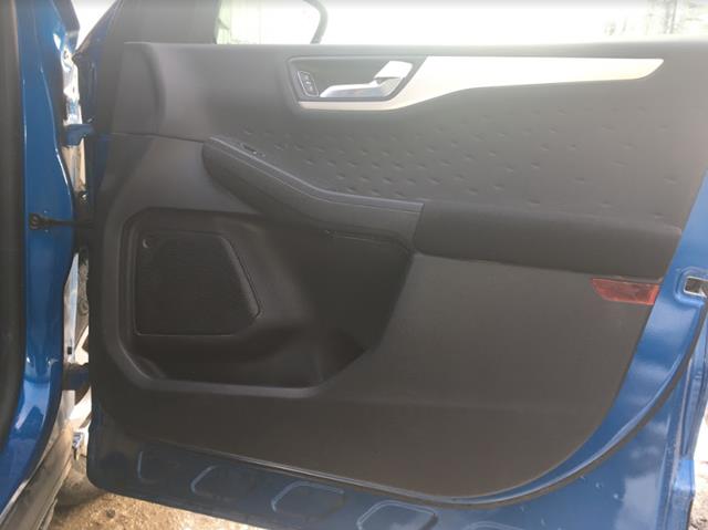 Дверка передня права Ford LJ6Z7820124D