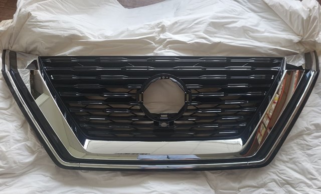 Купити 623106RA0B Nissan/Infiniti Захисна решітка радіатора