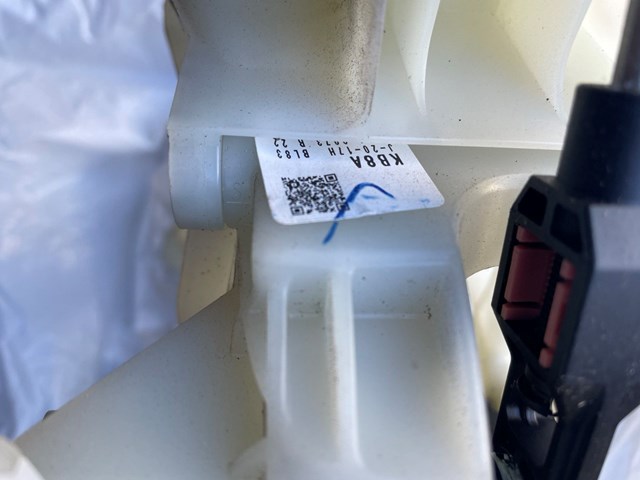 Купити KB7W46100 Mazda 