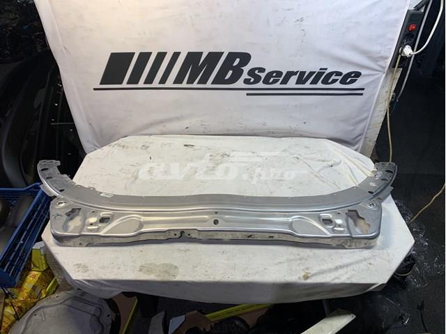 Купити A2056204201 Mercedes Накладка верхня передньої панелі/супорту радіатора