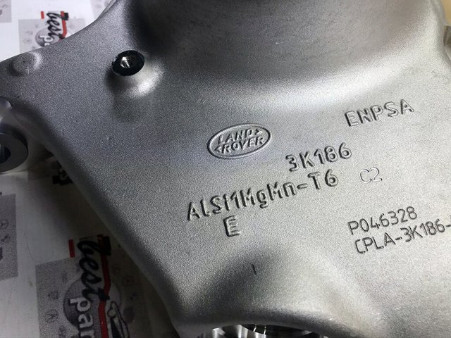 Цапфа - поворотний кулак передній, лівий LR099019 Land Rover