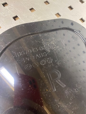 106794300A Tesla 