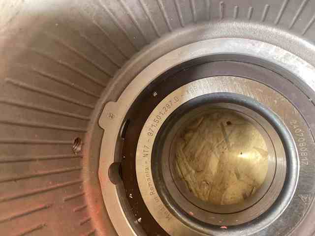 9J0505436B Porsche Цапфа поворотна права