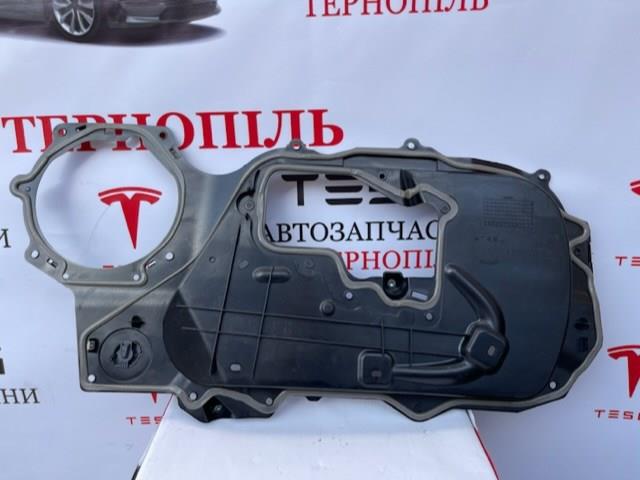 Купити 109214700D Tesla 