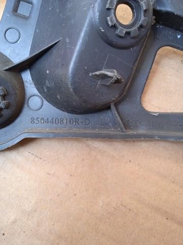 Кронштейн бампера заднього, правий Autotechteile 5050775