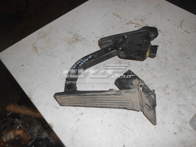 Купити 327002W110 Hyundai/Kia 